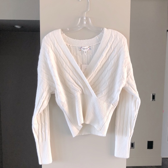 Sweaters - Cropped Knit Sweater